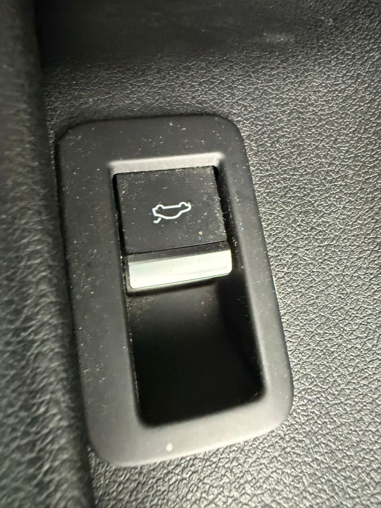 Audi A4 AVANT 2.0 TDI 190CH DESIGN S TRONIC 7 – Image 16