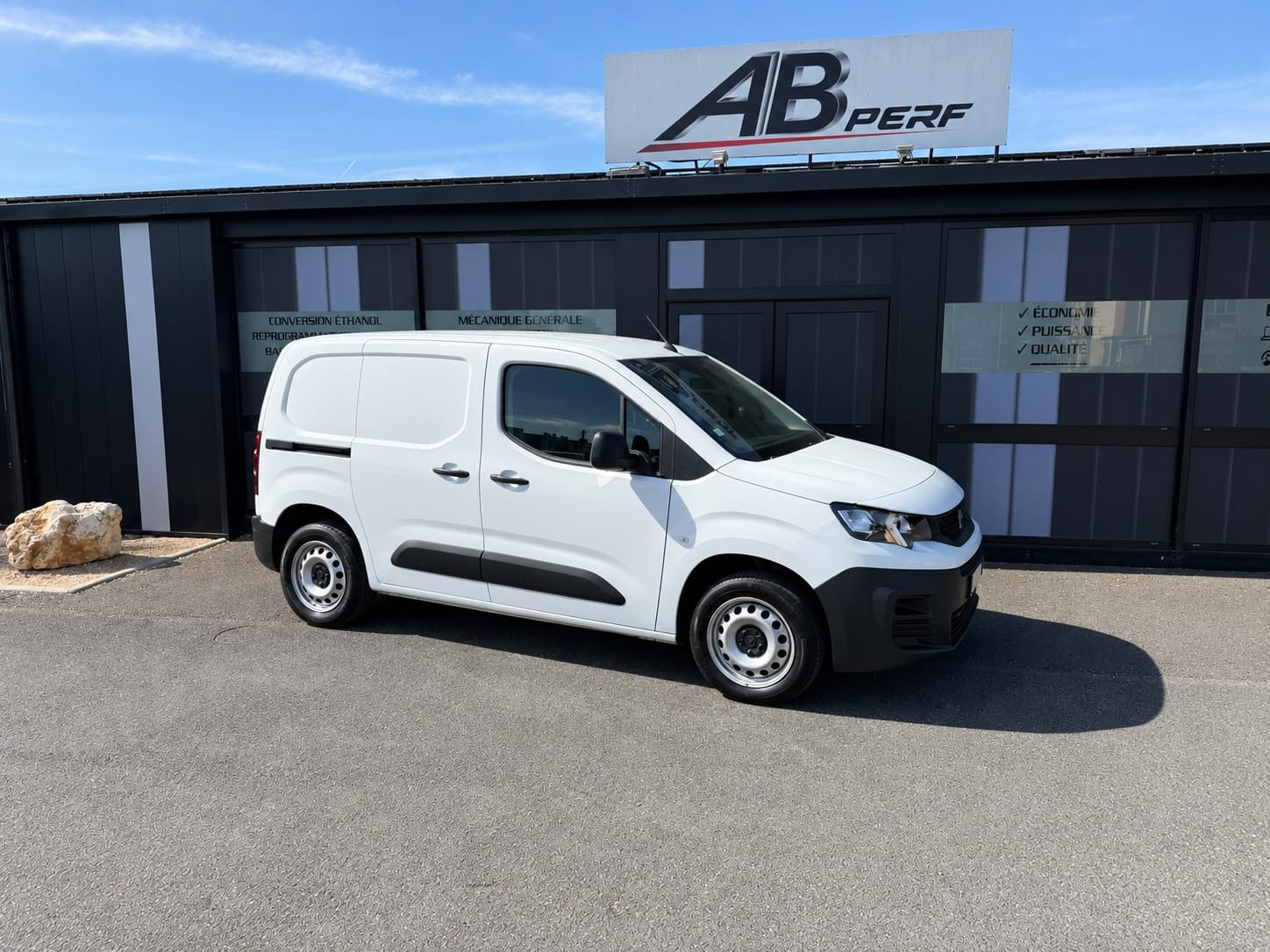 Peugeot PARTNER STANDARD 650KG BLUEHDI 130CH S&S ASPHALT EAT8