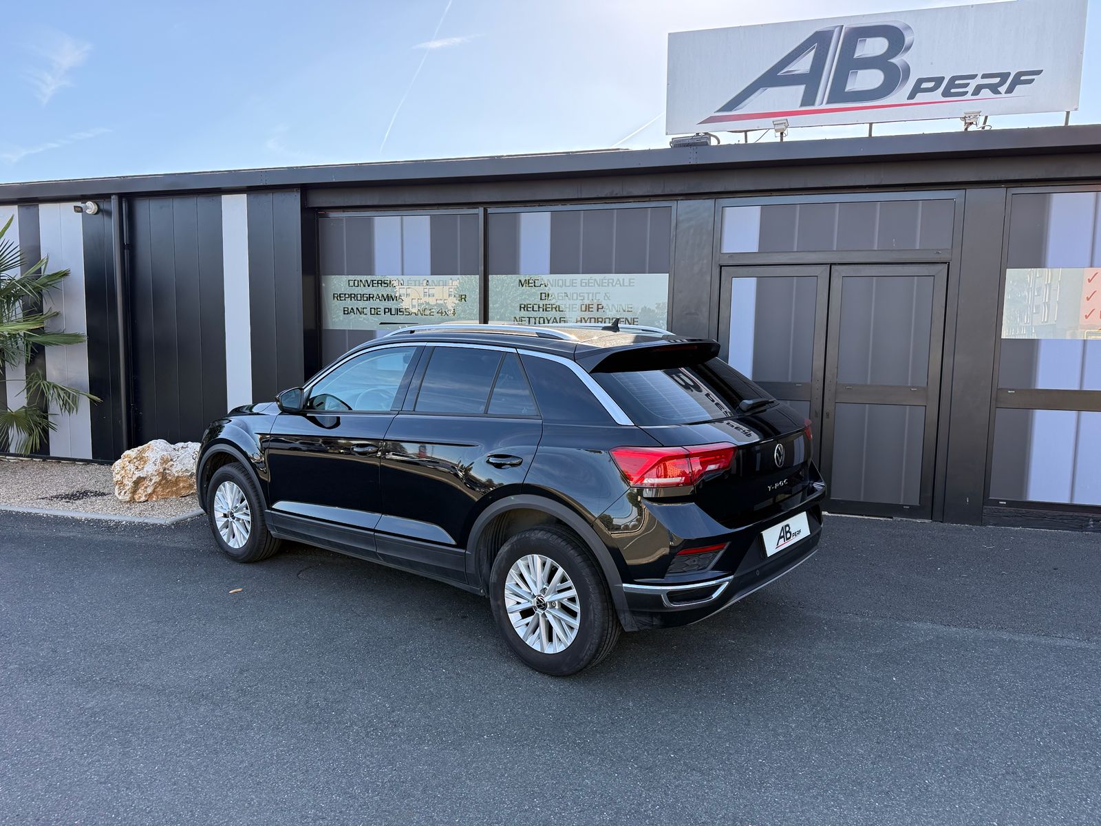 Volkswagen T-ROC 2.0 TDI 150CH LOUNGE BUSINESS DSG7 145G – Image 2