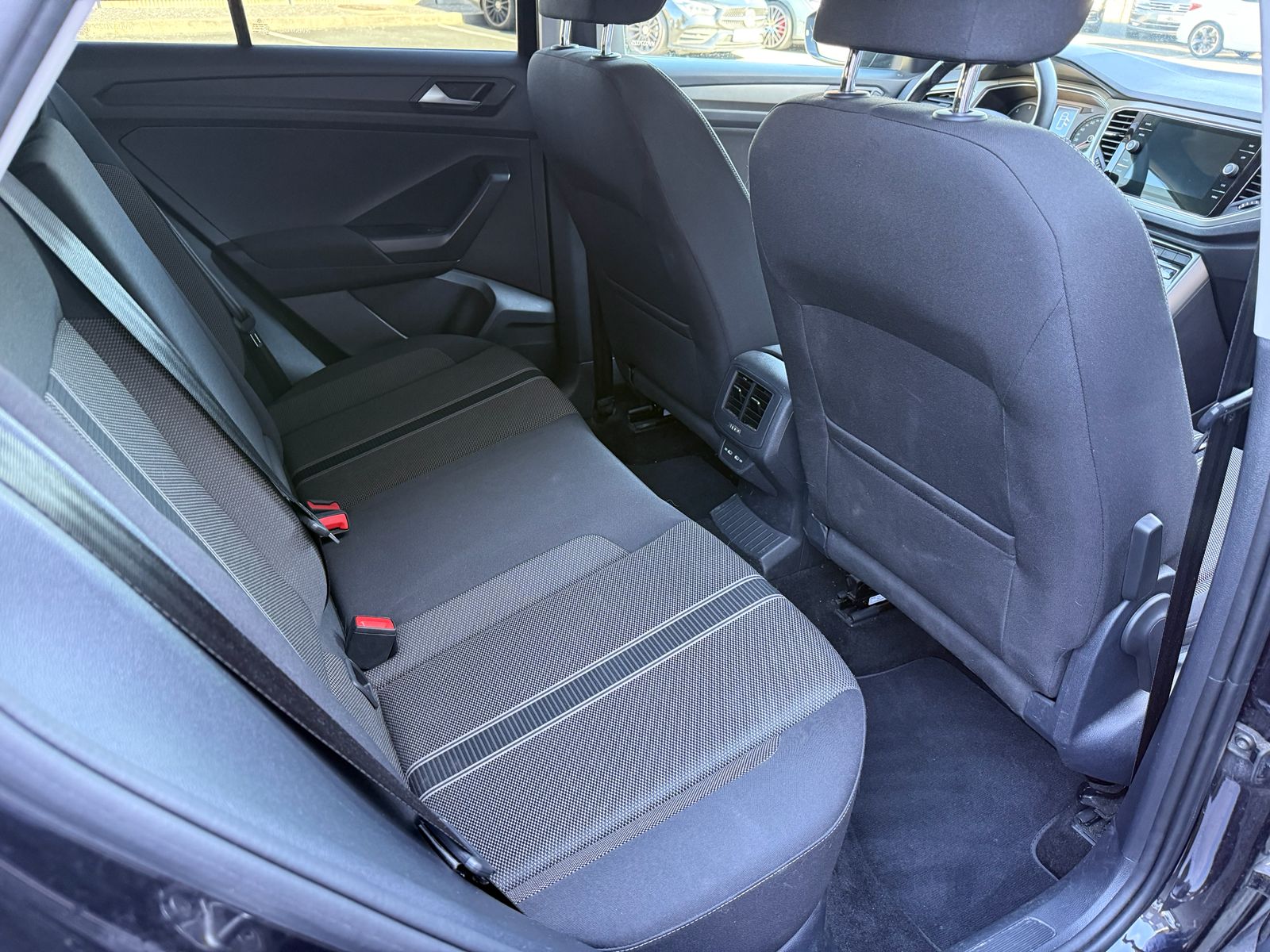 Volkswagen T-ROC 2.0 TDI 150CH LOUNGE BUSINESS DSG7 145G – Image 3